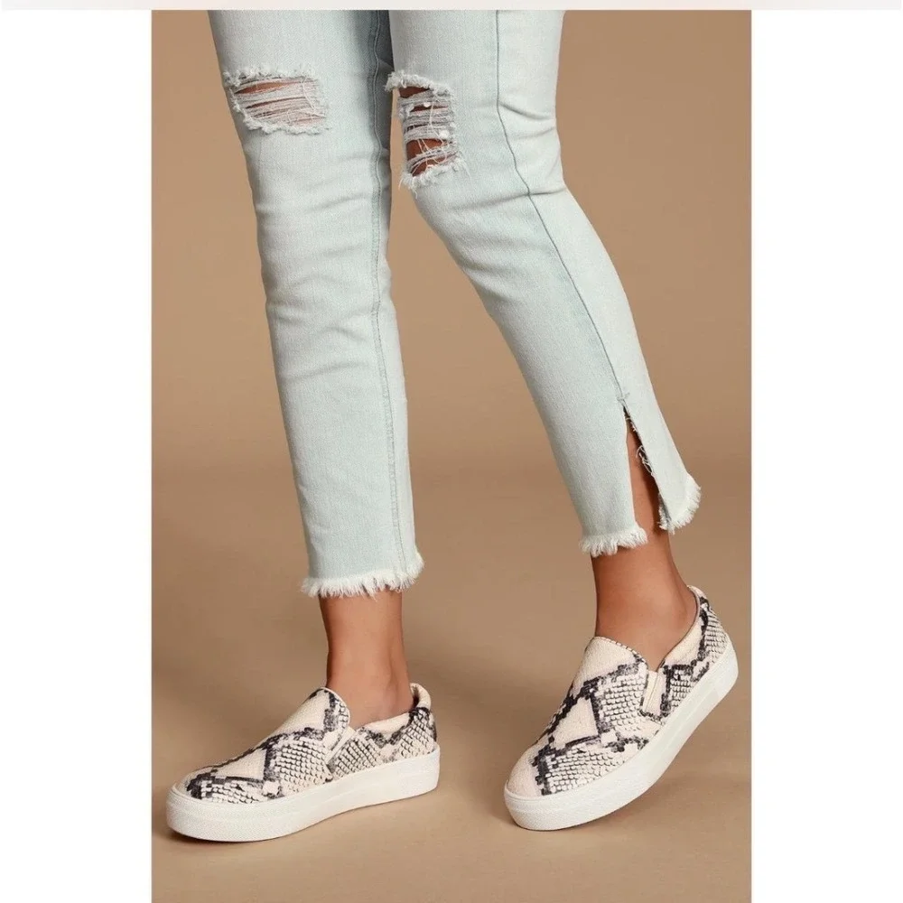 Steve Madden Gills Snakeskin Platform Slip On Sneakers Grey Cream comfy 9.5